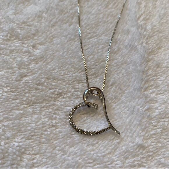 Kay Jewelers Diamond Heart Necklace - Picture 3 of 8